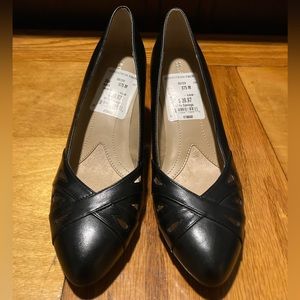 Black Naturalizer Pumps